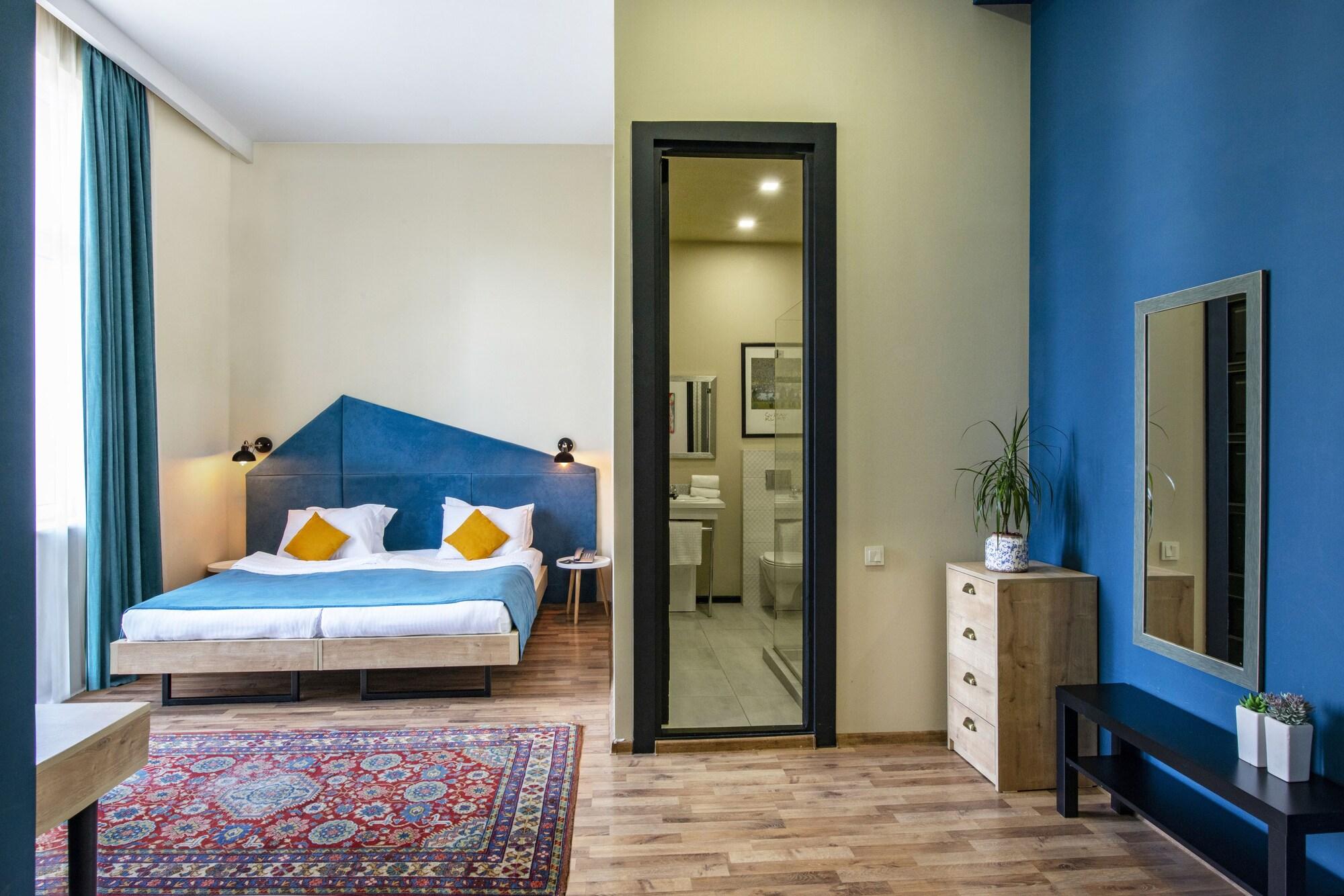 Alphabet Boutique Hotel Тбилиси Екстериор снимка