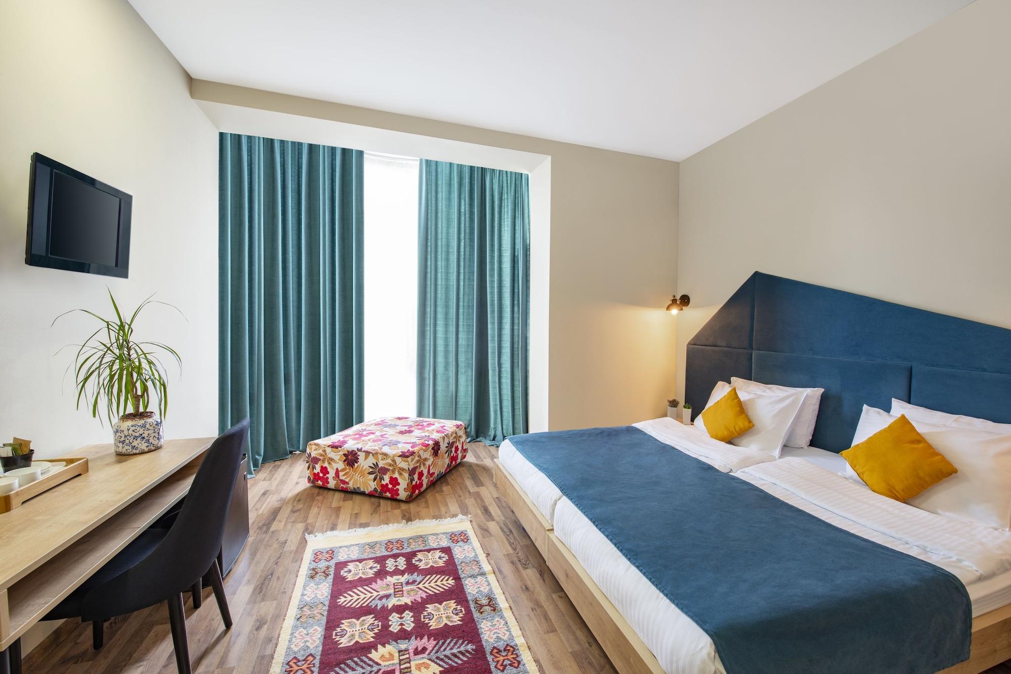 Alphabet Boutique Hotel Тбилиси Екстериор снимка