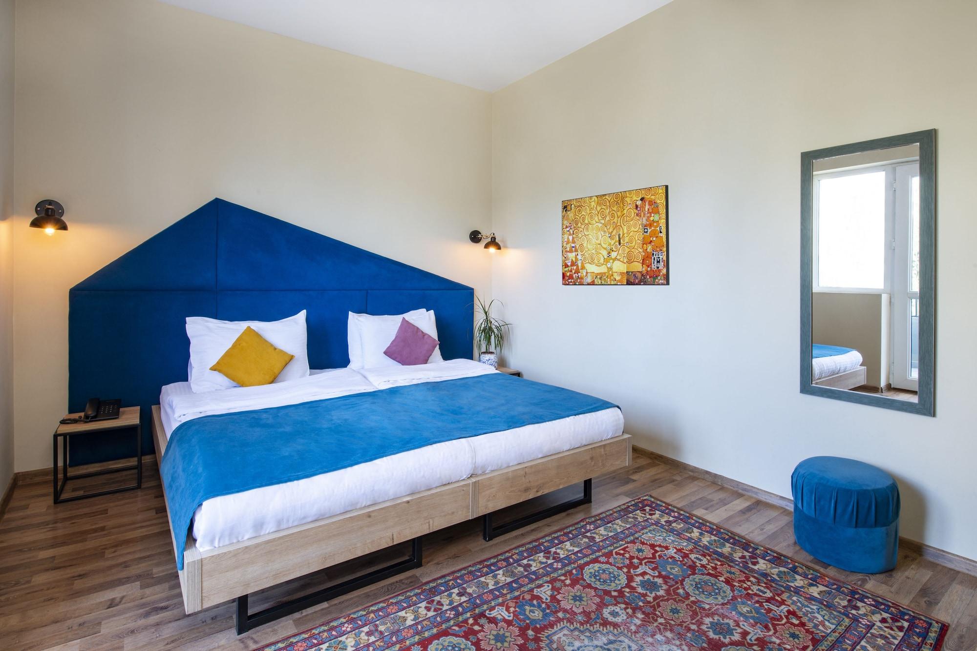 Alphabet Boutique Hotel Тбилиси Екстериор снимка