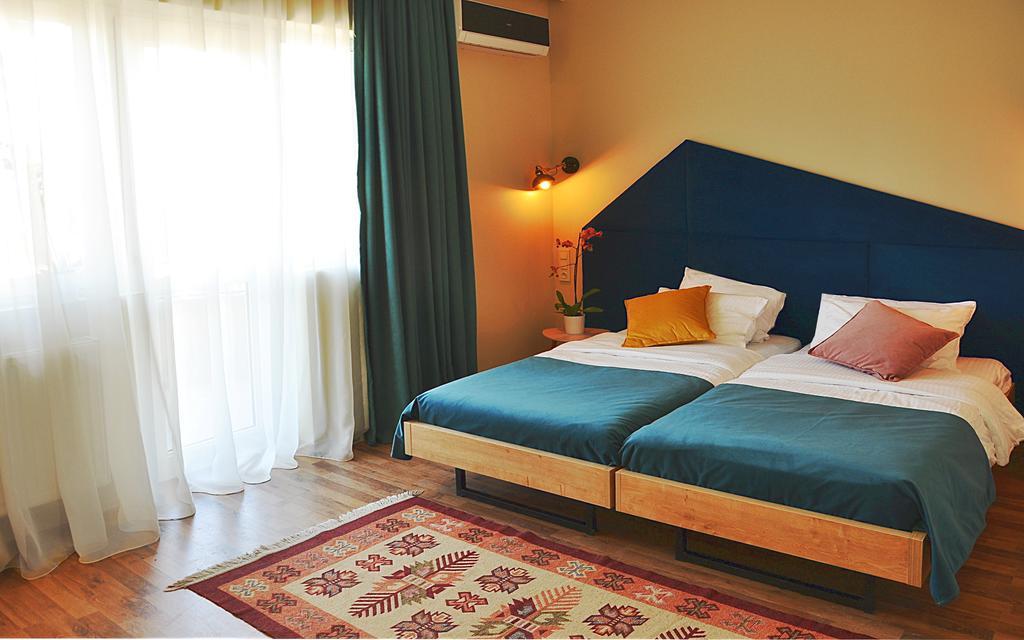Alphabet Boutique Hotel Тбилиси Екстериор снимка