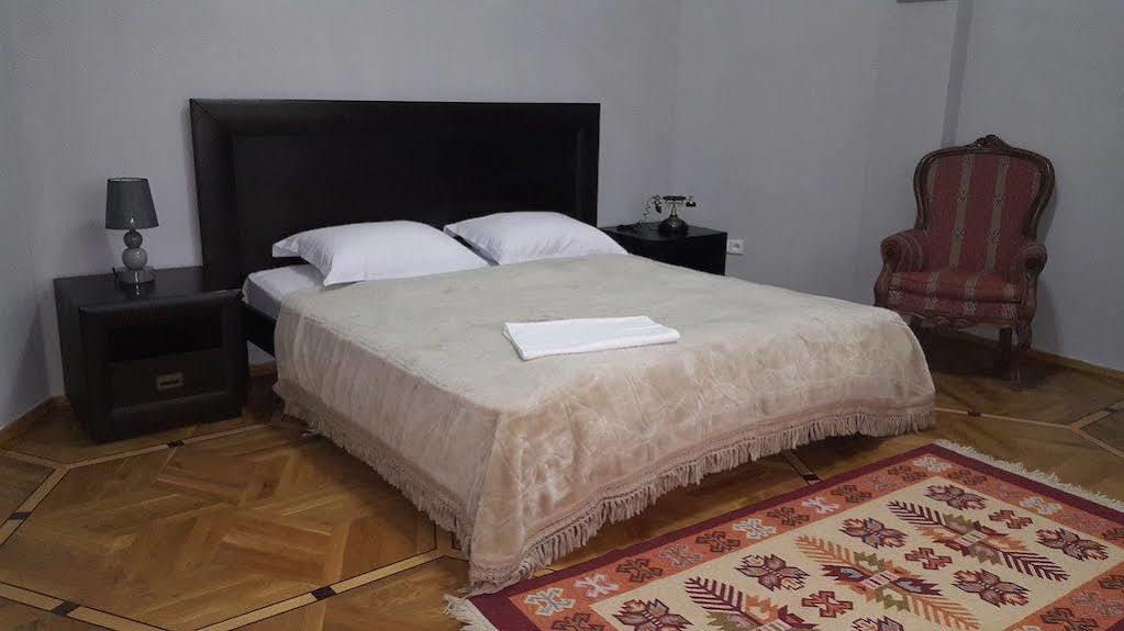 Alphabet Boutique Hotel Тбилиси Екстериор снимка