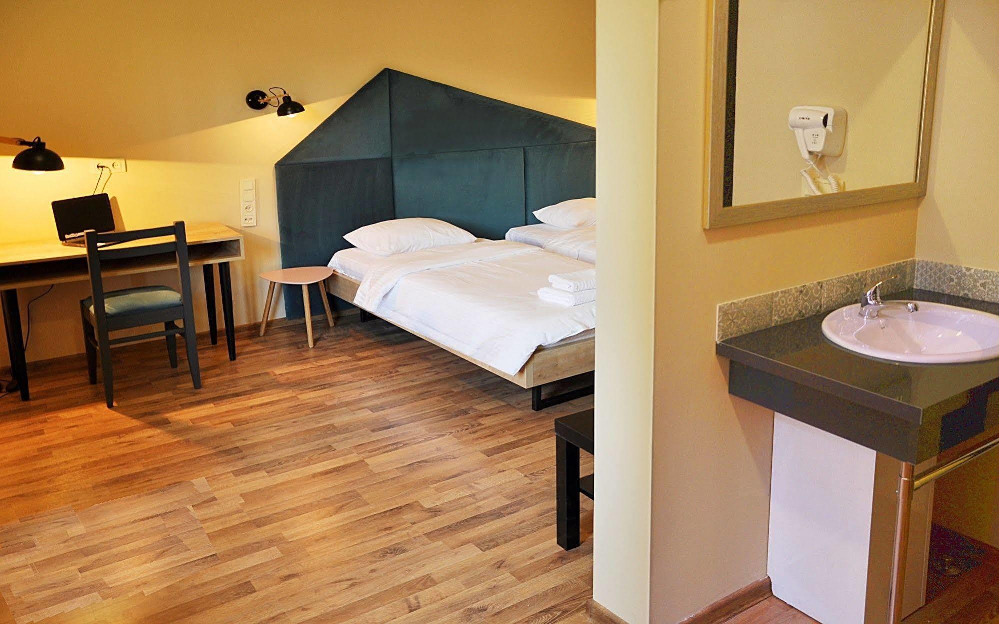 Alphabet Boutique Hotel Тбилиси Екстериор снимка
