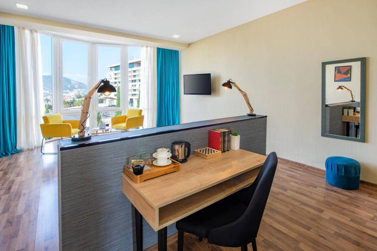 Alphabet Boutique Hotel Тбилиси Екстериор снимка