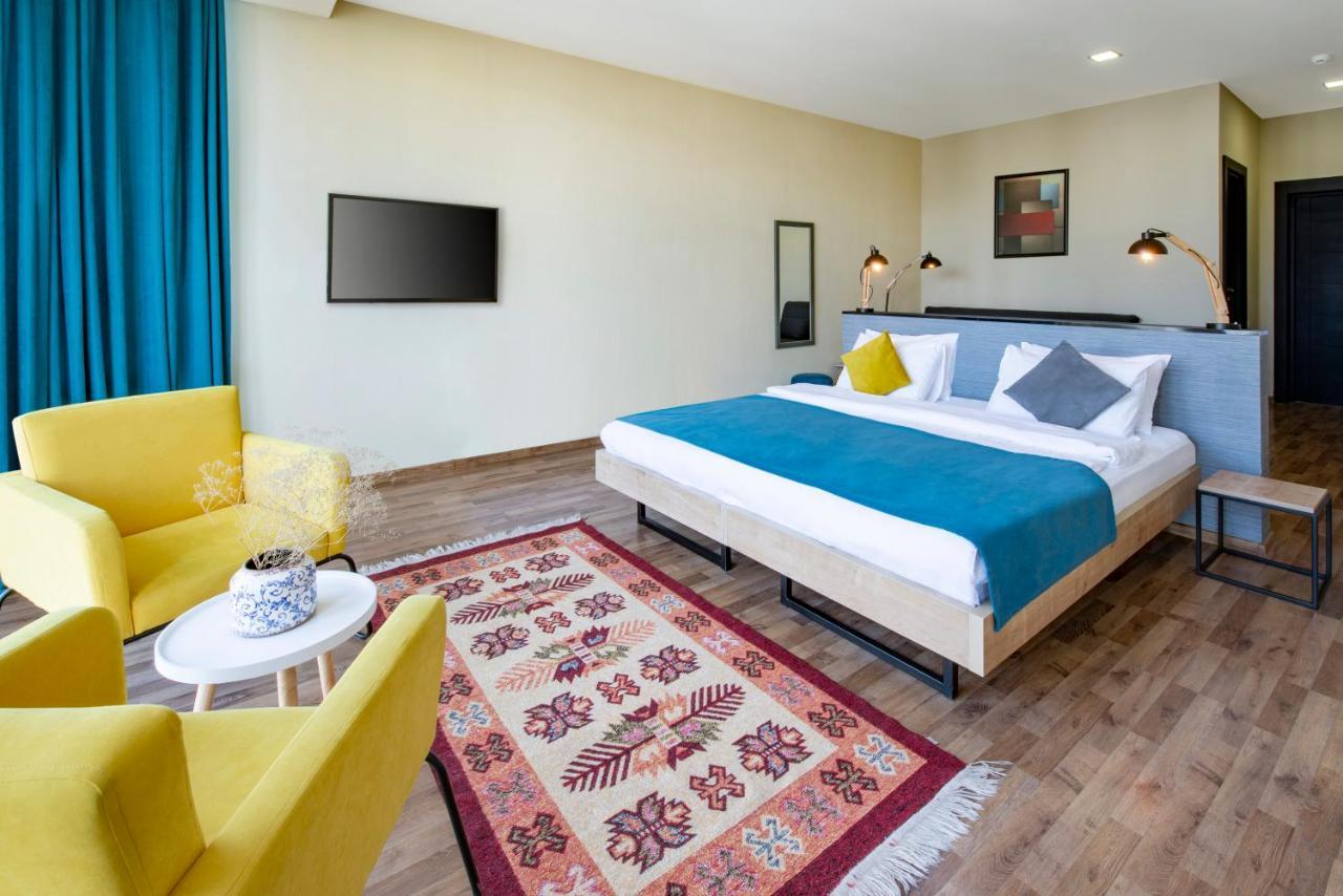Alphabet Boutique Hotel Тбилиси Екстериор снимка